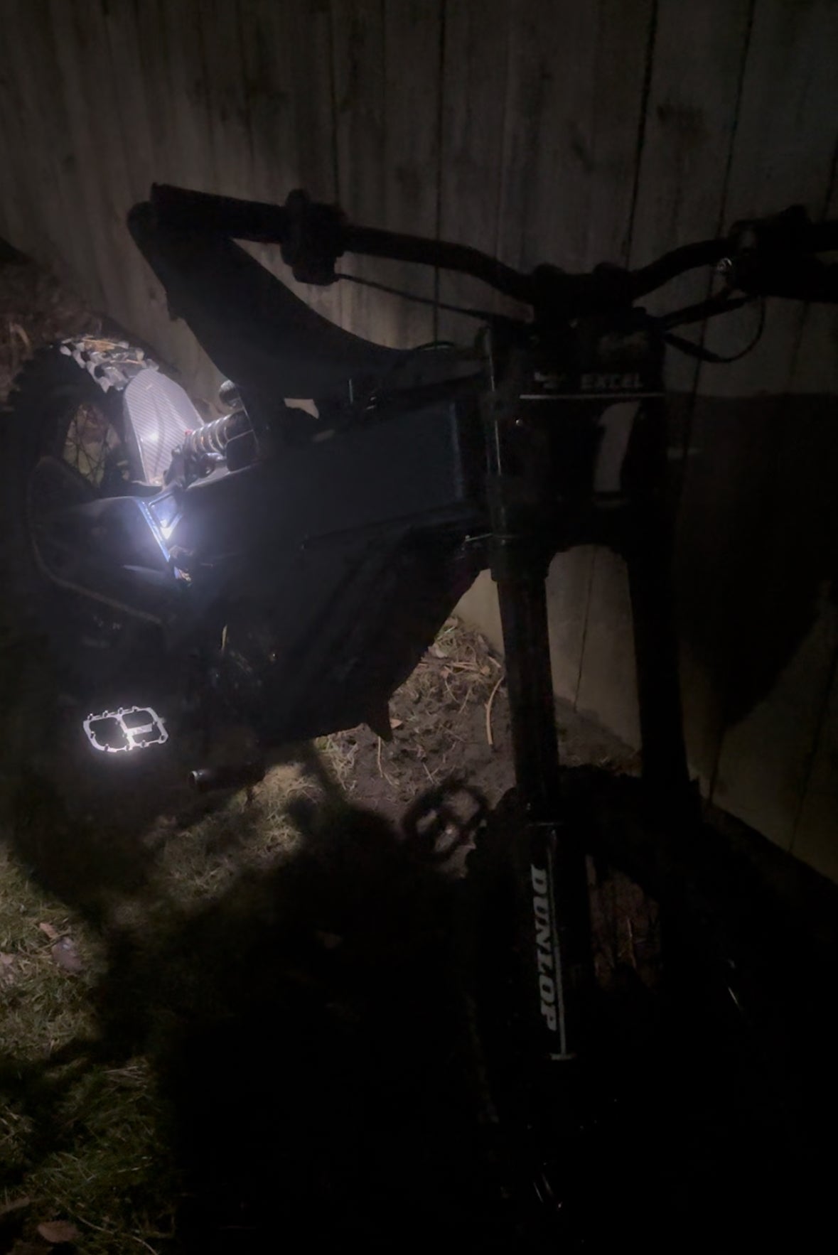 BATTERY POWERED ROCKLIGHT - 1 week ship